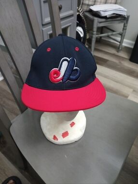 Vintage Montreal Expos Script Men's Size 7(3/8) - 8Snapback Hat - Navy & Red